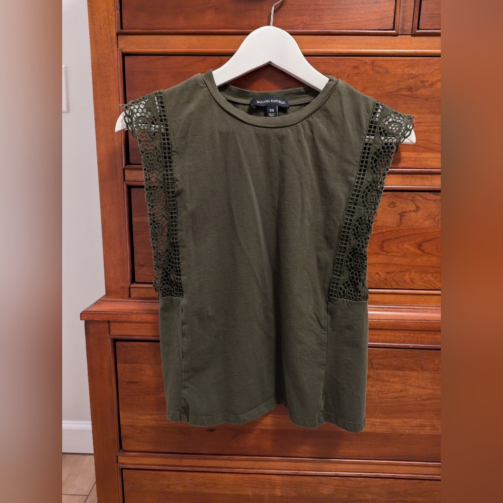 Banana Republic Sleeveless Top